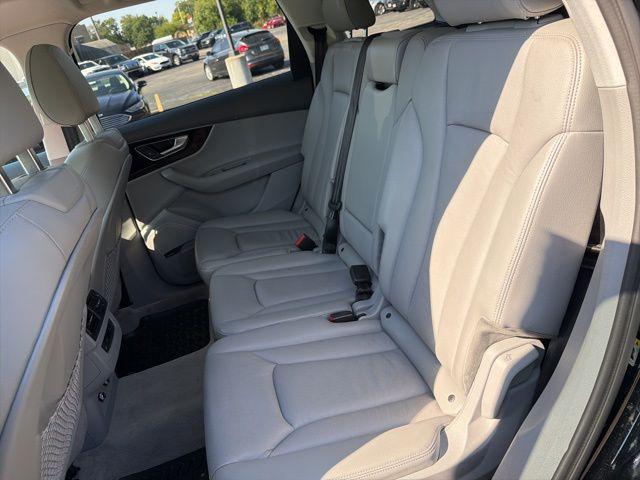 Photo of 2018 Black Audi Q7