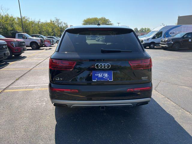 Photo of 2018 Black Audi Q7