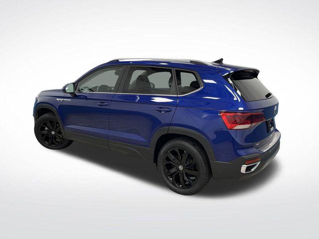 Photo of 2023 Dusk Blue Metallic Volkswagen Taos