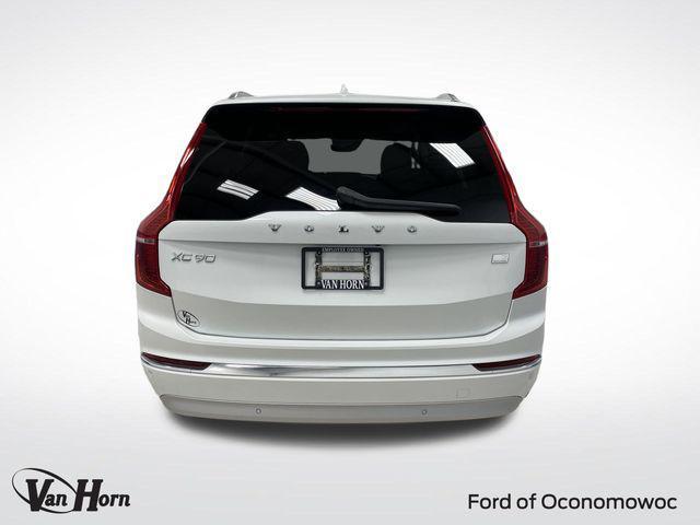 Photo of 2022 Crystal White Metallic Volvo XC90 Recharge Plug-In Hybrid