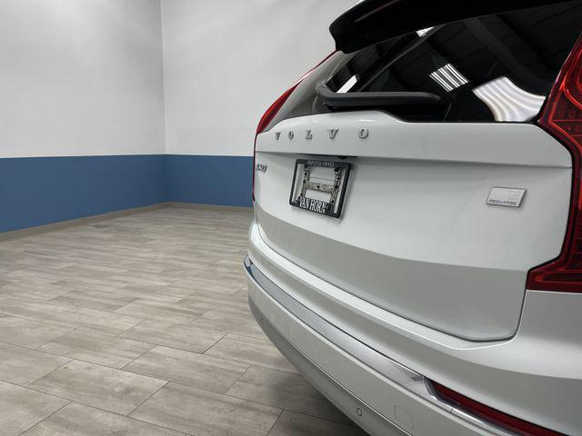 Photo of 2022 Crystal White Metallic Volvo XC90 Recharge Plug-In Hybrid