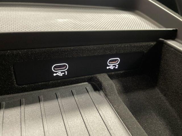 Photo of 2023 Blue Metallic Audi Q7