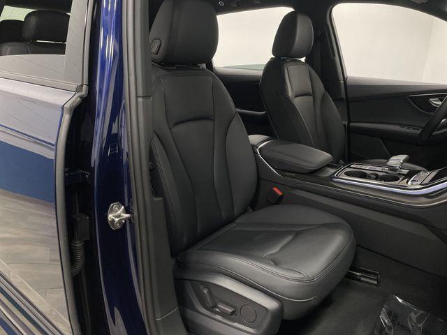Photo of 2023 Blue Metallic Audi Q7