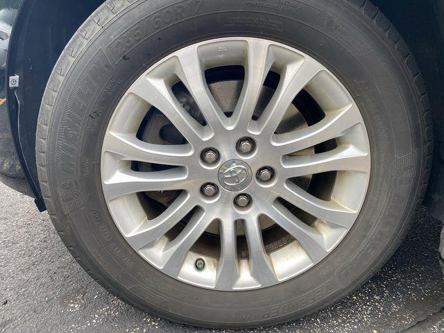 Photo of 2017 Midnight Black Metallic Toyota Sienna