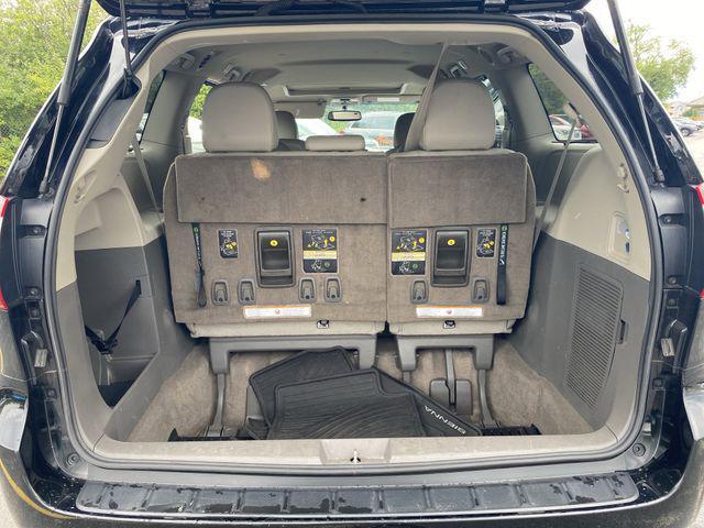 Photo of 2017 Midnight Black Metallic Toyota Sienna