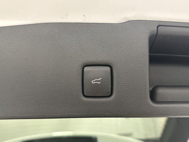 Photo of 2024 Oxford White Ford Escape