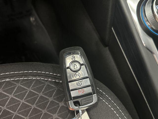 Photo of 2024 Oxford White Ford Escape