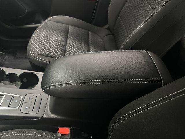 Photo of 2024 Oxford White Ford Escape