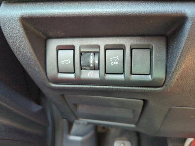 Photo of 2023 Ice Silver Metallic Subaru Outback