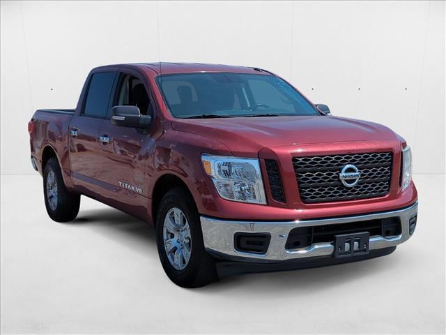 Photo of 2019 Cayenne Red Metallic Nissan Titan