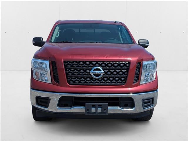 Photo of 2019 Cayenne Red Metallic Nissan Titan