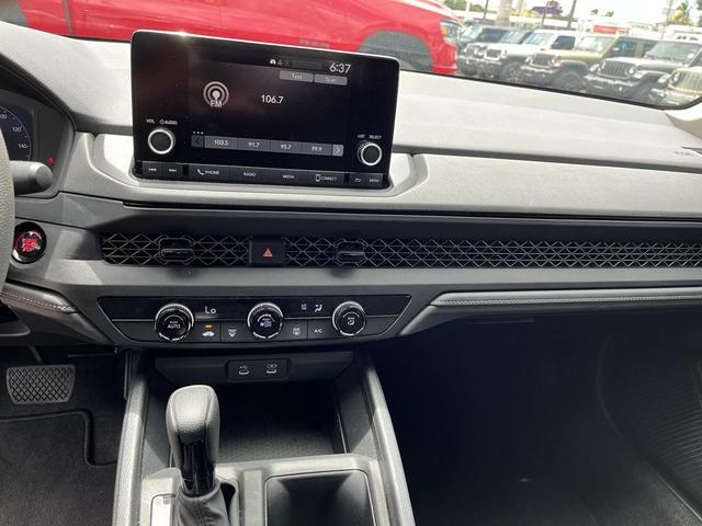 Photo of 2023 Lunar Silver Metallic Honda Accord