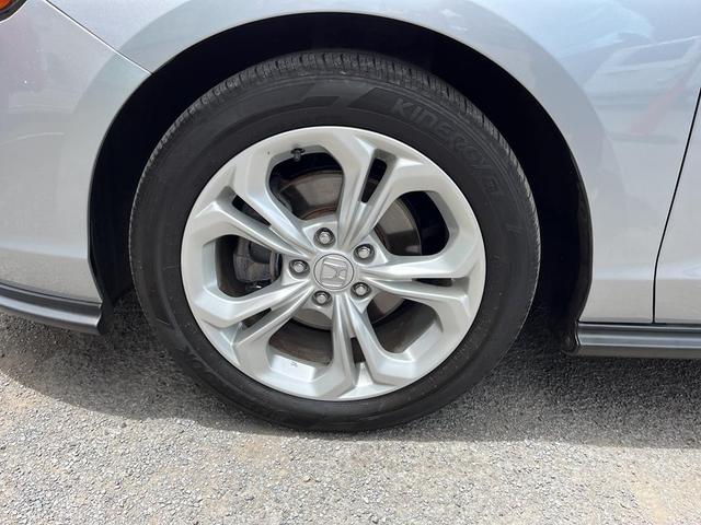 Photo of 2023 Lunar Silver Metallic Honda Accord