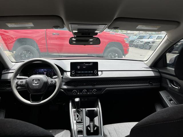 Photo of 2023 Lunar Silver Metallic Honda Accord