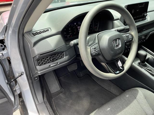 Photo of 2023 Lunar Silver Metallic Honda Accord