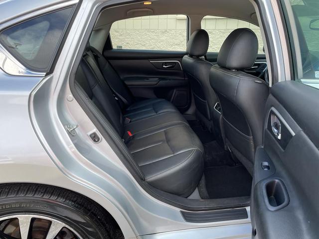 Photo of 2018 Brilliant Silver Nissan Altima