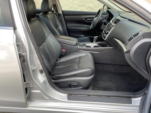 Photo of 2018 Brilliant Silver Nissan Altima