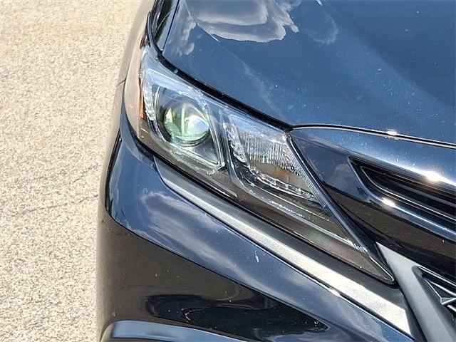 Photo of 2022 Midnight Black Metallic Toyota Camry