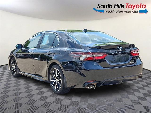Photo of 2022 Midnight Black Metallic Toyota Camry