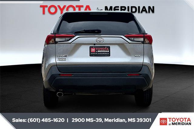 Photo of 2023 Silver Sky Metallic Toyota RAV4
