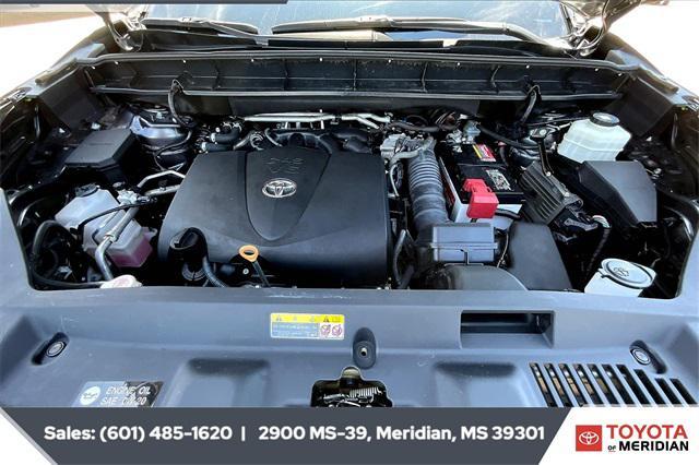 Photo of 2021 Magnetic Gray Metallic Toyota Highlander