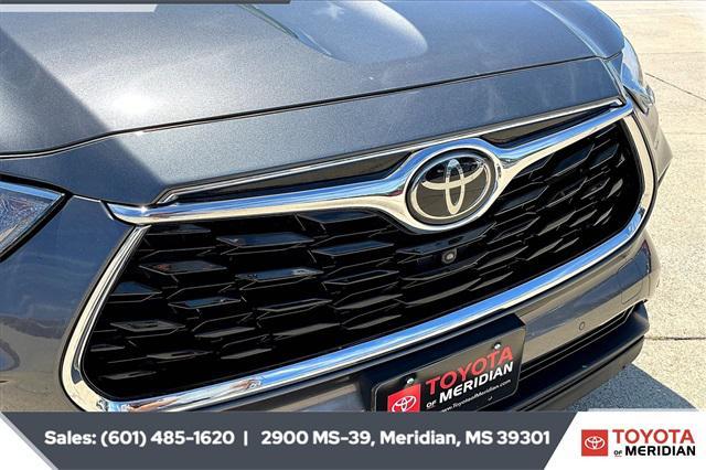 Photo of 2021 Magnetic Gray Metallic Toyota Highlander