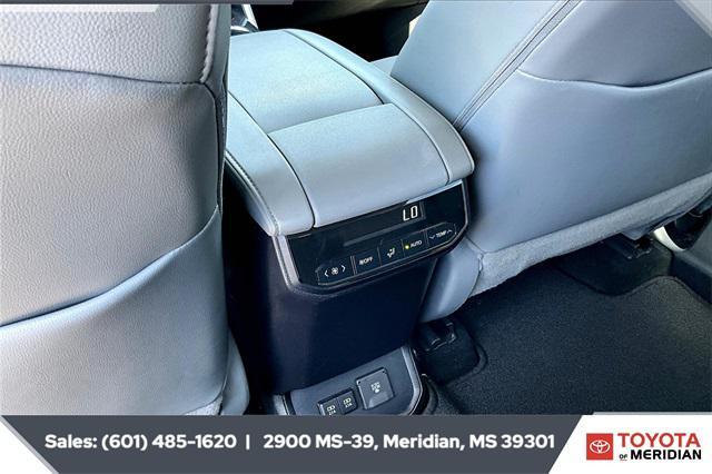Photo of 2021 Magnetic Gray Metallic Toyota Highlander