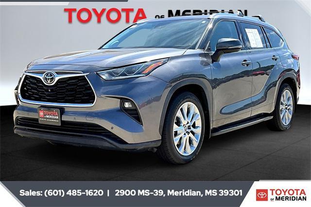 Photo of 2021 Magnetic Gray Metallic Toyota Highlander