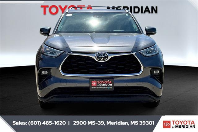 Photo of 2021 Magnetic Gray Metallic Toyota Highlander