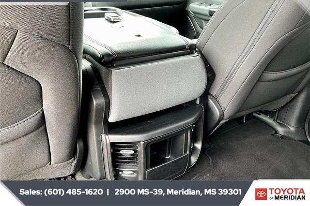 Photo of 2023 Diamond Black Crystal Pearlcoat RAM 1500