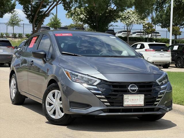Photo of 2025 Gun Metallic Nissan Versa