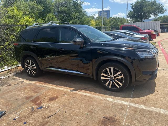Photo of 2024 Super Black Nissan Pathfinder