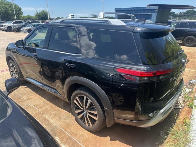 Photo of 2024 Super Black Nissan Pathfinder