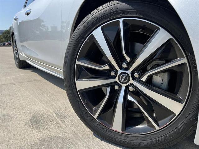 Photo of 2023 Brilliant Silver Nissan Maxima