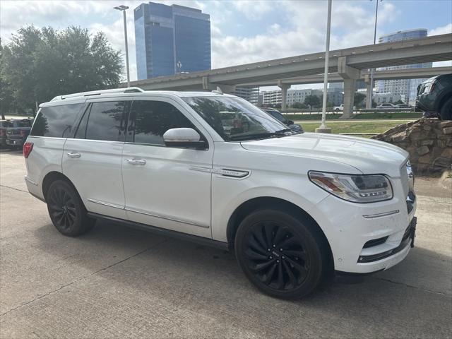 Photo of 2020 White Lincoln Navigator