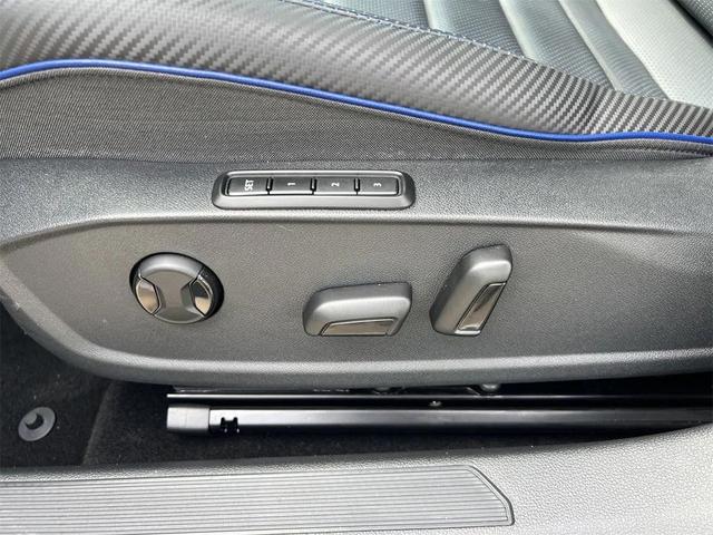 Photo of 2024 Pure White Volkswagen Golf R