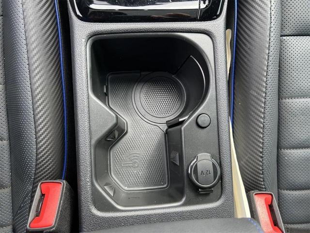 Photo of 2024 Pure White Volkswagen Golf R