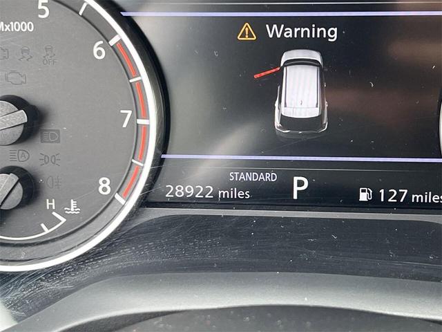 Photo of 2021 Champagne Silver Metallic Nissan Rogue
