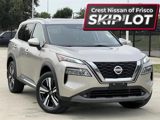 Photo of 2021 Champagne Silver Metallic Nissan Rogue