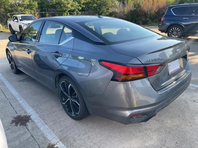 Photo of 2023 Gun Metallic Nissan Altima
