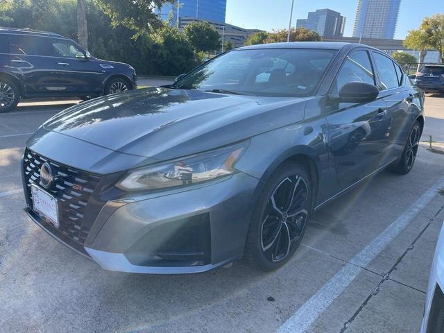 Photo of 2023 Gun Metallic Nissan Altima