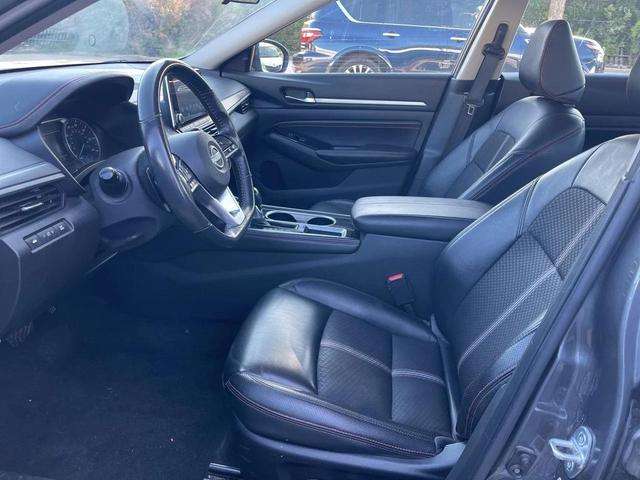 Photo of 2023 Gun Metallic Nissan Altima