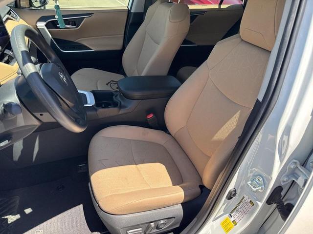 Photo of 2023 Ice Cap Toyota RAV4