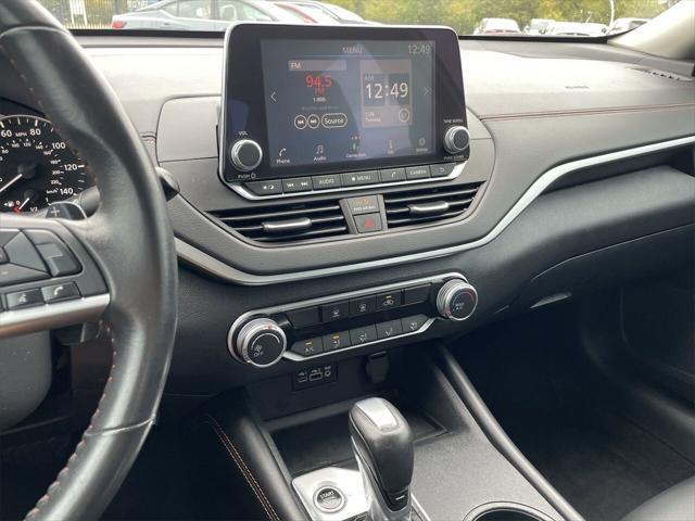 Photo of 2022 Brilliant Silver Nissan Altima