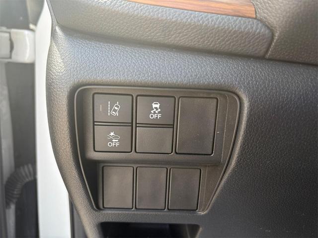 Photo of 2022 Platinum White Pearl Honda CR-V