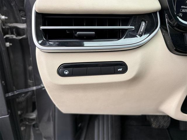 Photo of 2022 Gray INFINITI QX60