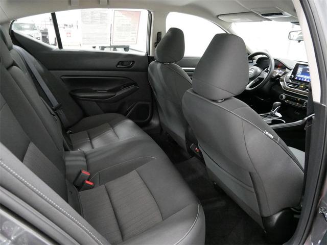 Photo of 2023 Gun Metallic Nissan Altima