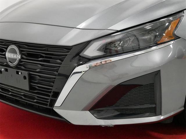 Photo of 2023 Gun Metallic Nissan Altima