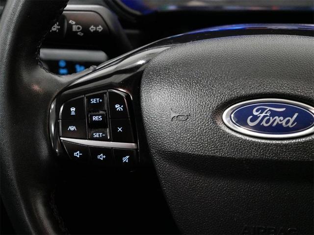 Photo of 2022 Iconic Silver Metallic Ford Escape