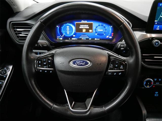 Photo of 2022 Iconic Silver Metallic Ford Escape
